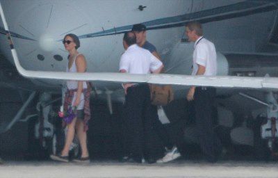 Είναι επίσημο: O φωτογραφικός φακός τσάκωσε το απόλυτο νέο ζευγάρι για πρώτη φορά μαζί