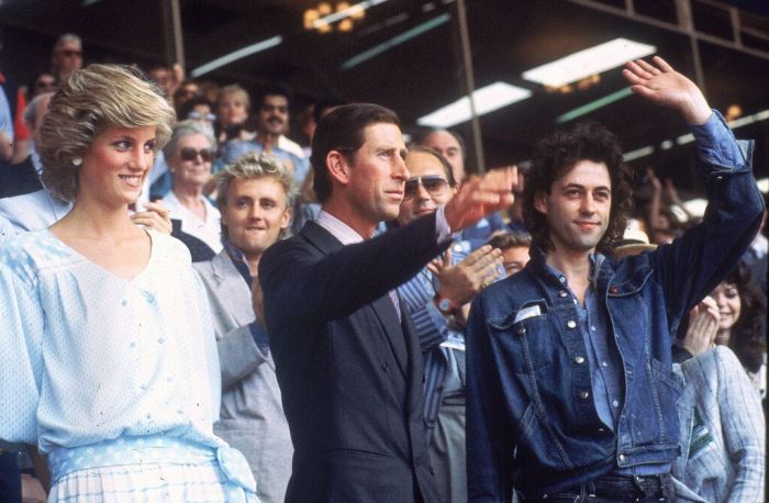 Ήταν τότε που η Diana πληροφορήθηκε για τη σχέση του συζύγου της με την αιώνια αγαπημένη του Camilla.