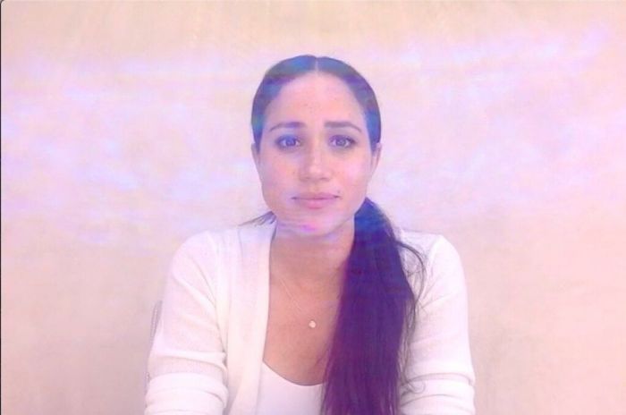 Η εμφάνιση της Meghan Markle με δάκρυα στα μάτια προκαλεί ρίγη συγκίνησης