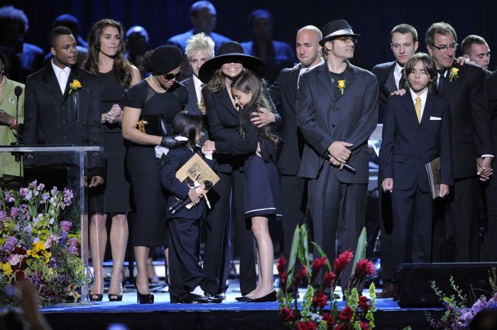 Janet Jackson, La Toya Jackson, Prince Michael Jackson II, Paris Jackson