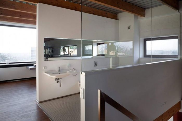 Τρία container έγιναν σπίτι... Και τι σπίτι!