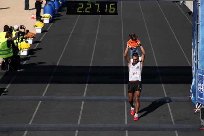 31ος Κλασικός Μαραθώνιος Αθηνών: Οι πρωταγωνιστές και οι φωτογραφίες που μας συγκίνησαν 