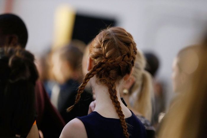 NYFW: Οι 9 πιο in-fashion πλεξούδες που ΠΡΕΠΕΙ να δοκιμάσεις!