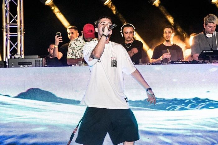 Μεταξύ αυτών, με τον Mad Clip αλλά και τον Ypo.