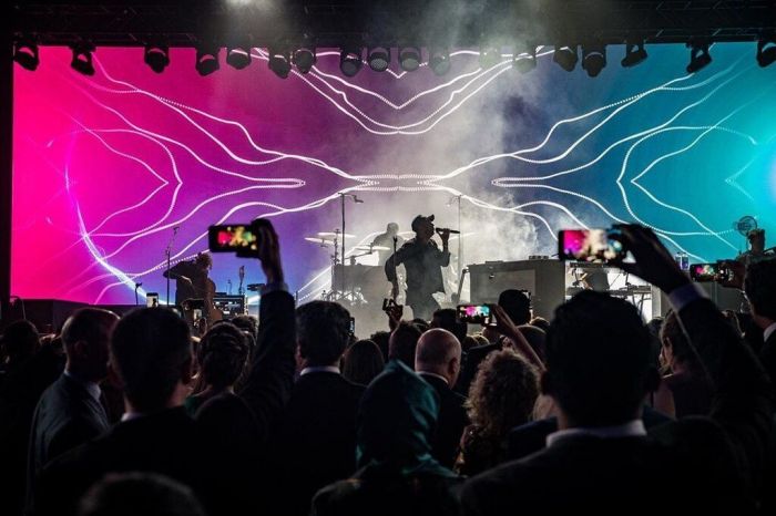 Οι OneRepublic έφεραν το music video του «Better Days» και τους πιστεύουμε