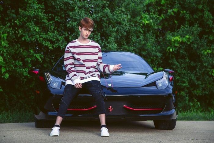 Σε αυτή την φωτογραφία έγραψε «better off alone», τώρα αν είδε αυτή την φωτογραφία η Zoe δεν ξέρουμε, πάντως φαίνεται όντως καλύτερα μόνος του. 