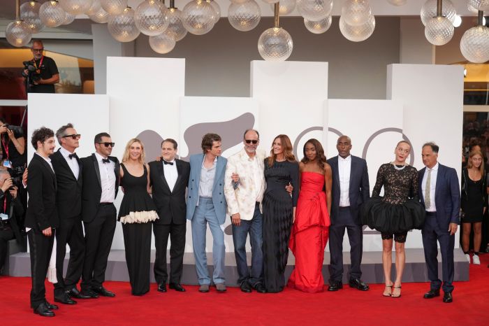 Will Price,Jeb Brody,Allan Mandelbaum,Nora Garrett,Michael Stuhlbarg,Andrew Garfield,Luca Guadagnino,Julia Roberts,Ayo Edebiri,Malik Hassan Sayeed,Chloe Sevigny