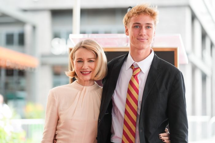 Naomi Watts,Sasha Schreiber