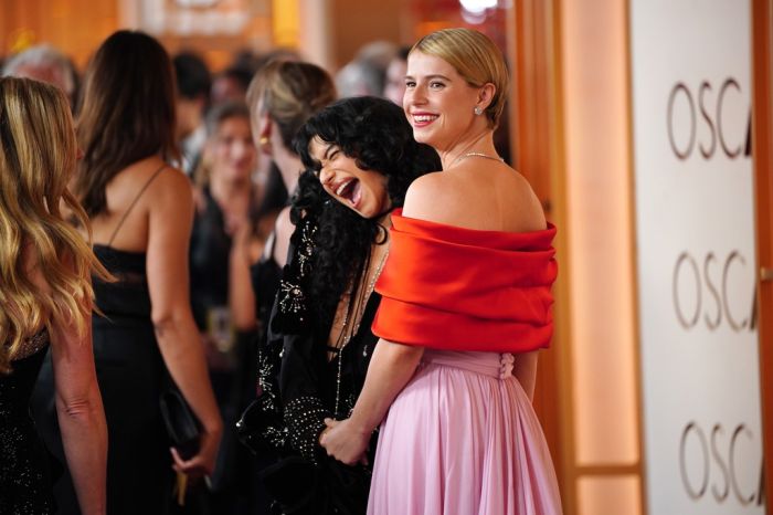 Odessa A'zion,Jessie Buckley