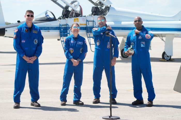 Jeremy Hansen,
Christina Koch
Reid Wiseman
Victor Glover