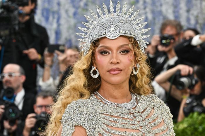 Beyoncι