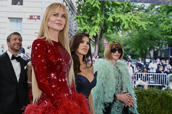 Nicole Kidman,Lauren Sαnchez Bezos,Anna Wintour