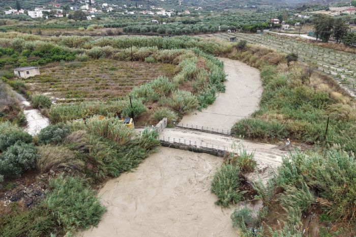 ΠΛΗΜΜΥΡΕΣ ΑΠΟ ΤΗΝ ΕΝΤΟΝΗ ΒΡΟΧΟΠΤΩΣΗ ΣΤΟΥΣ ΜΑΛΑΔΕΣ ΗΡΑΚΛΕΙΟΥ ΚΡΗΤΗΣ<br><br>ΦΩΤΟΓΡΑΦΟΣ: ΡΑΠΑΝΗΣ ΣΤΕΦΑΝΟΣ