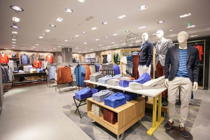 H&M: Μόδα, μουσική και χορός στο Κολωνάκι