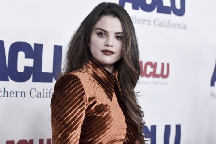 Το νέο hair look της Selena Gomez θα σε ενθουσιάσει
