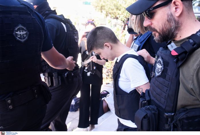 ΑΝΑΧΩΡΗΣΗ  ΑΠΟ ΤΗ ΓΑΔΑ ΤΗΣ ΕΙΡΗΝΗΣ ΜΟΥΡΤΖΟΥΚΟΥ ΚΑΙ ΜΕΤΑΓΩΓΗ ΣΤΟΝ ΑΝΑΚΡΙΤΗ ΠΑΤΡΩΝ