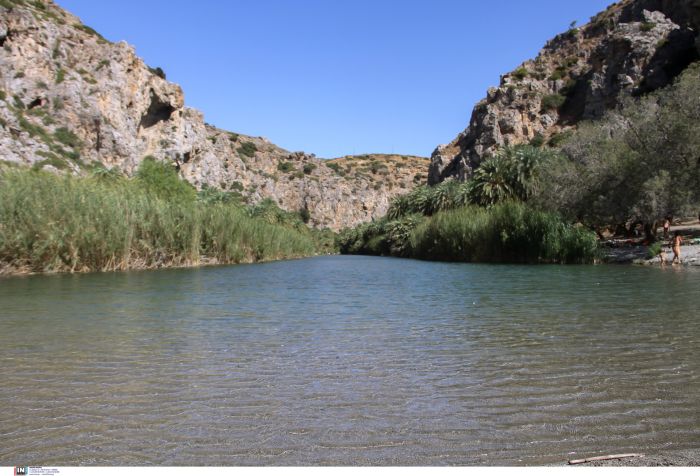 Η ΠΑΡΑΛΙΑ ΤΟΥ ΠΡΕΒΕΛΗ ΜΕ ΤΟ ΠΟΤΑΜΙ ΚΑΙ ΤΟ ΦΟΙΝΙΚΟΔΑΣΟΣ  <br><br>