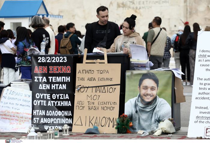 ΣΥΝΕΧΙΖΕΙ ΓΙΑ 20η ΜΕΡΑ ΤΗΝ ΑΠΕΡΓΙΑ ΠΕΙΝΑΣ Ο ΠΑΤΕΡΑΣ ΤΟΥ ΘΥΜΑΤΟΣ ΤΩΝ ΤΕΜΠΩΝ ΝΤΕΝΙ ΡΟΥΤΣΙ ΣΤΟ ΣΥΝΤΑΓΜΑ  <br><br>