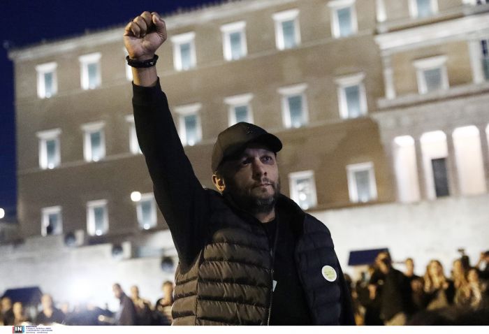 ΣΥΝΕΧΙΖΕΙ ΓΙΑ 21η ΜΕΡΑ ΤΗΝ ΑΠΕΡΓΙΑ ΠΕΙΝΑΣ Ο ΠΑΤΕΡΑΣ ΤΟΥ ΘΥΜΑΤΟΣ ΤΩΝ ΤΕΜΠΩΝ ΝΤΕΝΙ ΡΟΥΤΣΙ ΣΤΟ ΣΥΝΤΑΓΜΑ