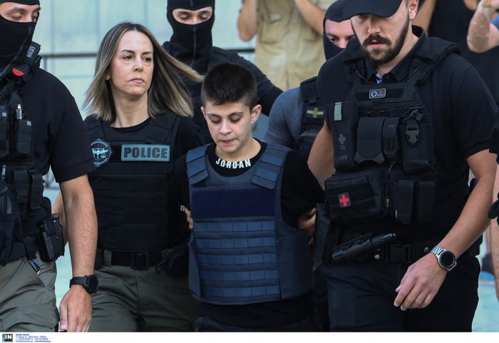 ΜΕΤΑΓΩΓΗ ΤΗΣ ΕΙΡΗΝΗΣ ΜΟΥΡΤΖΟΥΚΟΥ ΑΠΟ ΤΗΝ ΓΑΔΑ ΣΤΟΝ ΑΝΑΚΡΙΤΗ ΣΤΗΝ ΠΑΤΡΑ