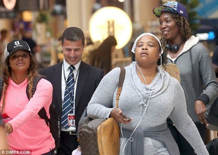 Οι φωτογραφίες που αποδεικνύουν πως η star αρραβωνιάστηκε κάνουν τον γύρο του διαδικτύου