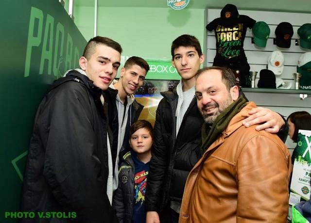  Πολλά χαμόγελα στο PAOSHOP 