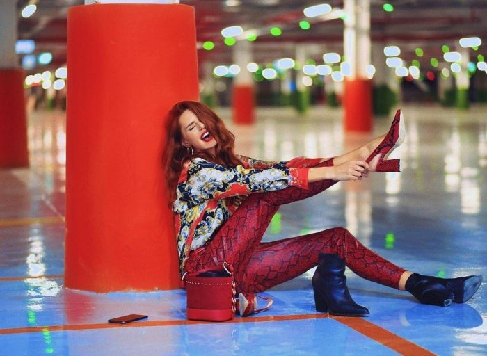 Επτά φορές που σκεφτήκαμε να μπούμε στη ντουλάπα της Έβελυν Καζαντζόγλου και να «κλέψουμε« τα πάντα