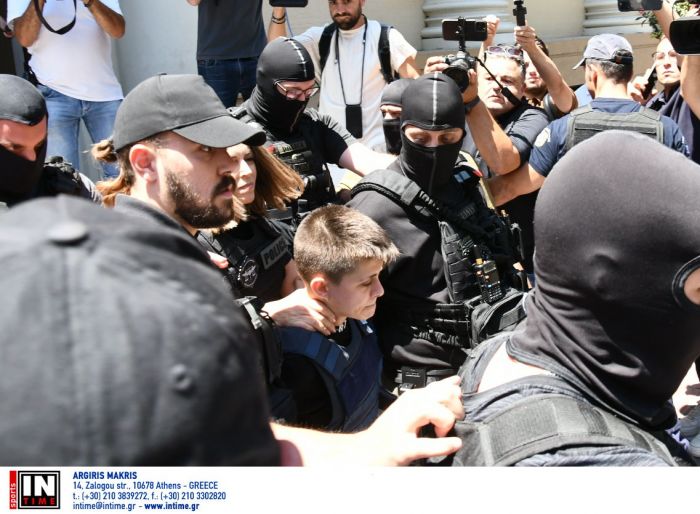 ΑΠΟΛΟΓΙΑ ΤΗΣ ΕΙΡΗΝΗΣ ΜΟΥΡΤΖΟΥΚΟΥ ΣΤΟΝ ΑΝΑΚΡΙΤΗ ΠΑΤΡΑΣ