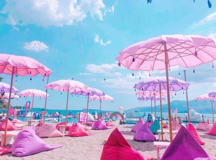 H παραλία με φουσκωτούς μονόκερους στις Φιλιππίνες είναι απλά φανταστική!