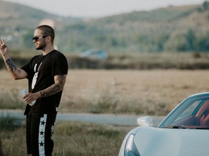 Ο iLLeOo επέστρεψε και μόλις έριξε το YouTube με τους φίλους του