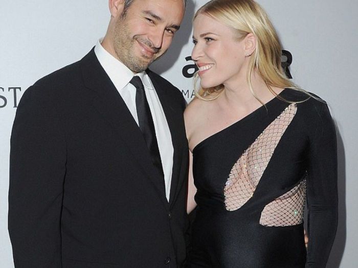 Η star μας δείχνει την φουσκωμένη κοιλιά της, λίγα 24ωρα μετά την ανακοίνωση της εγκυμοσύνης