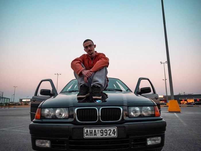 Bloody Hawk: Το νέο του τραγούδι θα σε βάλει σε σκέψεις