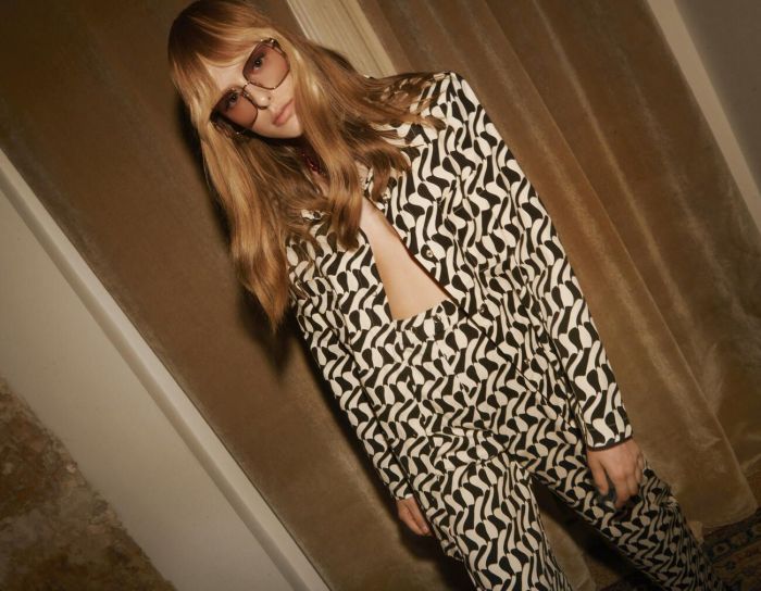 Μία 70s inspired συλλογή περιέχει όλα τα απαραίτητα κομμάτια για τον φετινό χειμώνα