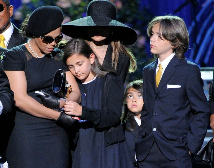 Janet Jackson, La Toya Jackson, Paris Jackson, Prince Michael Jackson II, Prince Michael Jackson