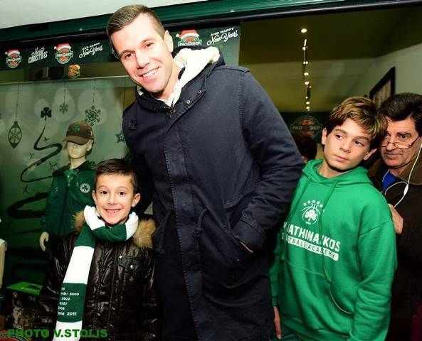  Πολλά χαμόγελα στο PAOSHOP 