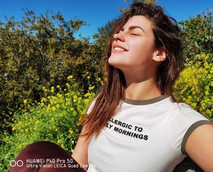 Μέσα στην καραντίνα, η Δανάη Παππά ανέβασε πολλές φορές φωτογραφίες με την ίδια, όπως αυτή στη φύση.