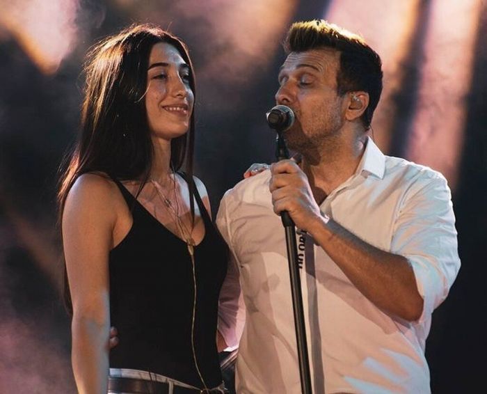 Η Κατερίνα Κακοκαίου είναι η πρωτότοκη κόρη του Γιάννη Πλούταρχου.