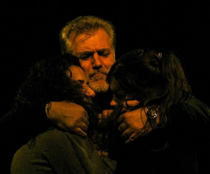 Ένας εχθρός του λαού: Το συγκλονιστικό έργο του Ερρίκου Ίψεν έρχεται πιο επίκαιρο από ποτέ