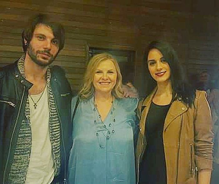 Βάλια και Μανωλάκης: Η συνάντηση των δύο παιδιών 15 χρόνια μετά το «Καφέ της Χαράς»