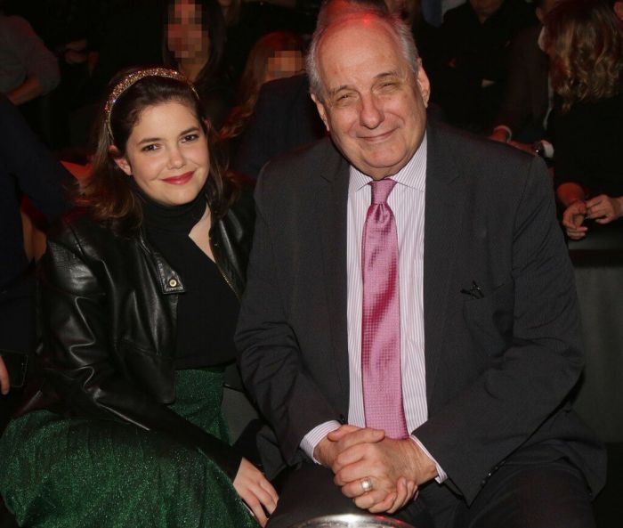 Έχεις δει την κούκλα κόρη του Τέρενς Κουίκ;