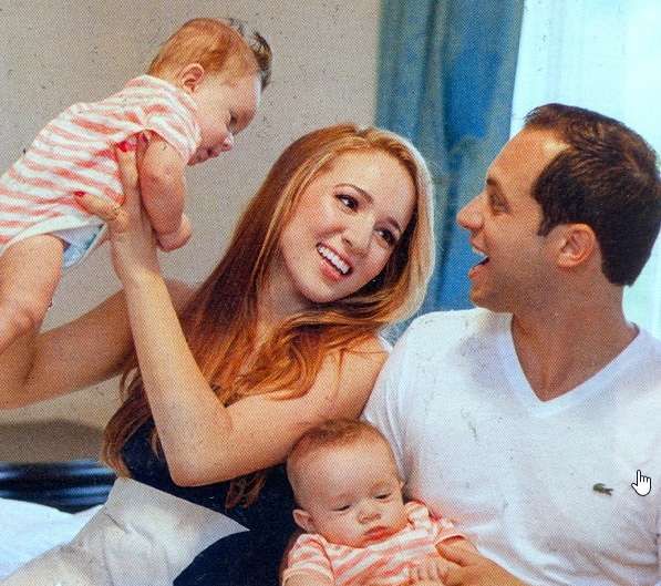 Η Καλομοίρα παραμένει ακόμα παιδί: Δείτε τη photo που ανέβασε με τον... άγγελό της!