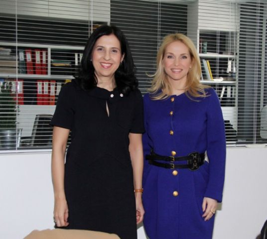 Γεωργία Σαμαρά vs Λίλα Μπακατσέλου: Ποια είναι η πιο καλοντυμένη και ποια κερδίζει στα σημεία;