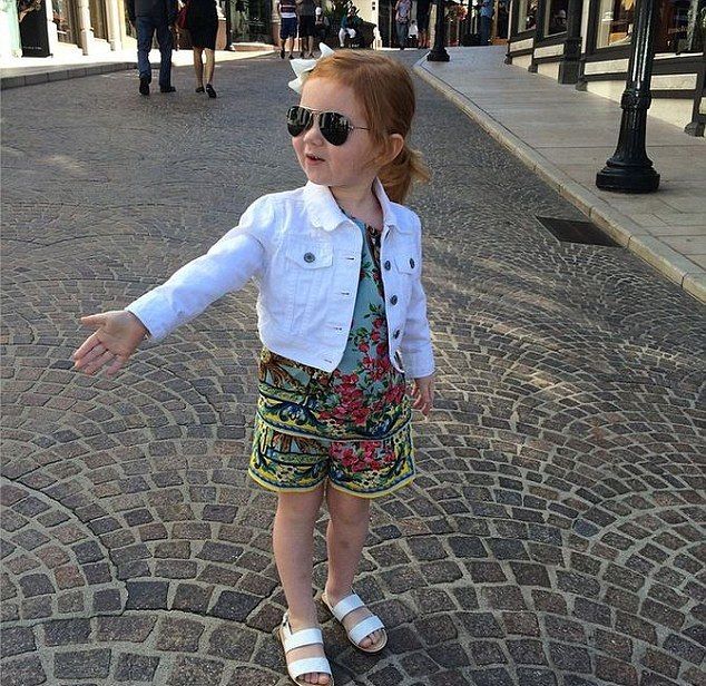 Γνωρίστε την πιο κακομαθημένη και φιλοχρήματη 3χρονη του Instagram