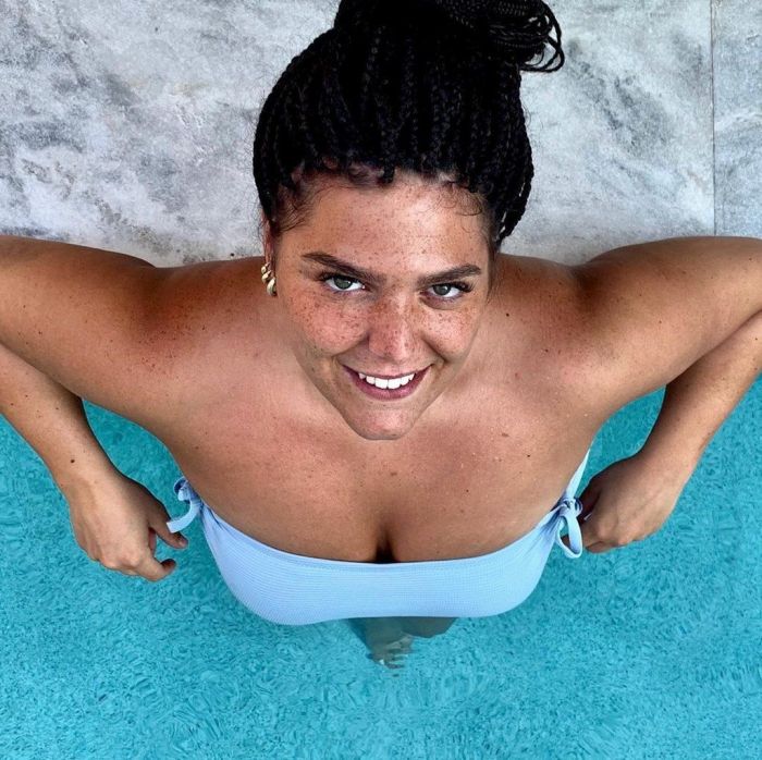 Η Δανάη Μπάρκα ανέβασε μία φωτογραφία από την παιδική της ηλικία και έγραψε ένα μακροσκελές κείμενο στο Instagram για τις Πανελλήνιες δίνοντας δύναμη σε παιδιά και γονείς. 