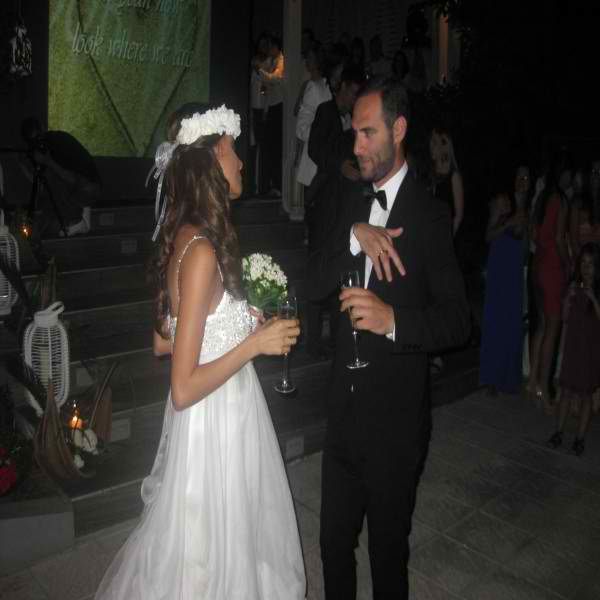 Παντρεύτηκε η Σάντυ Κουτσοσταμάτη