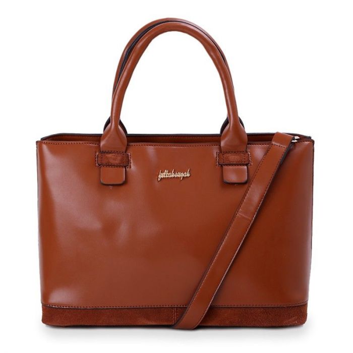 Βολικές και κομψές: Αυτές είναι οι τσάντες που θα λατρέψετε! 