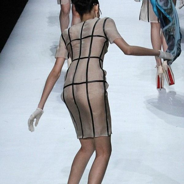 Απολαυστικές τούμπες στην πασαρέλα! Γιατί και τα μοντέλα παραπατούν