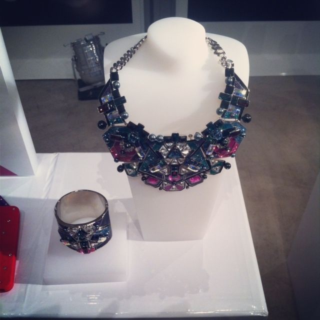 Bling- bling: Η παρουσίαση της συλλογής Facets of Light του οίκου Swarovski