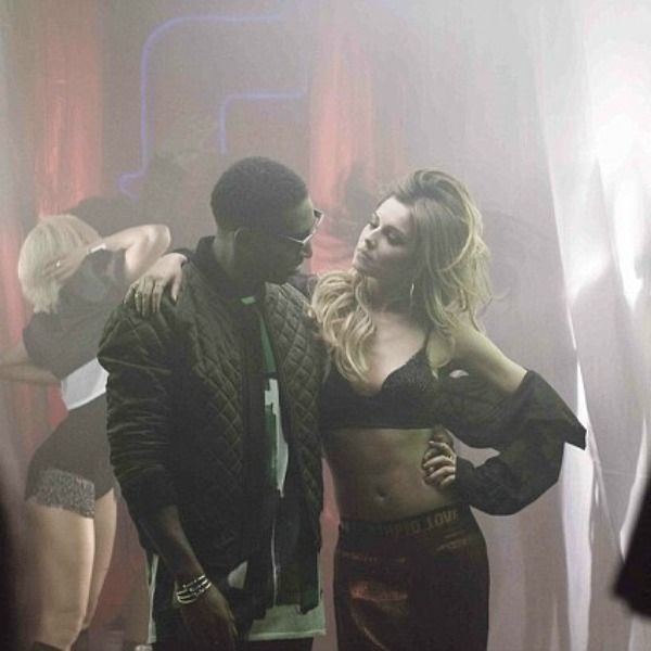 Κουκλίτσα μου όσο και να το παλέψεις Shakira δεν γίνεσαι!