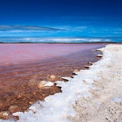 Retba: Η λίμνη που μοιάζει με… τσιχλόφουσκα